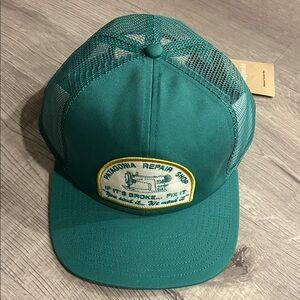 PATAGONIA | Men’s Relaxed Trucker Hat 
REPAIR SHOP: GEM GREEN